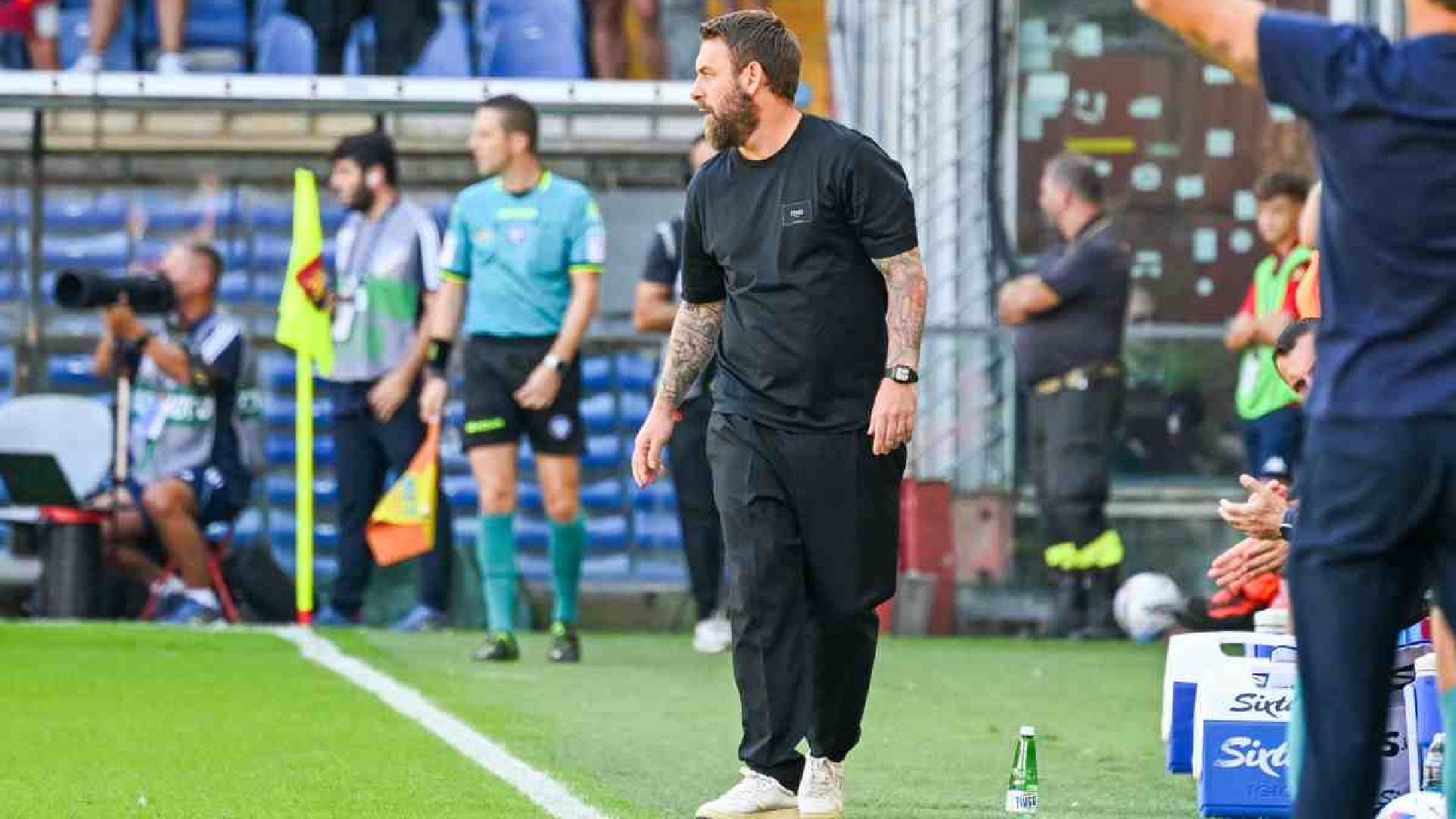 Genoa-Roma, De Rossi stizzito con Ndicka: "Dice 'sto bene', poi dopo il quinto cambio 'Sto male'"