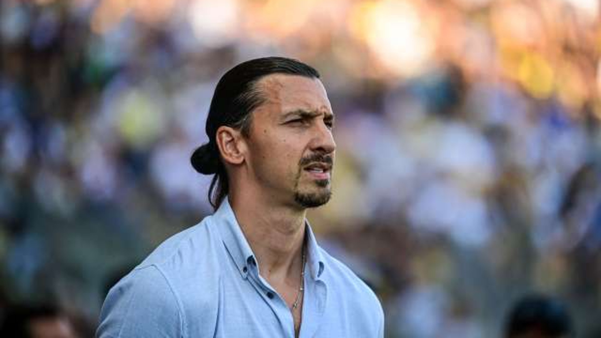 Milan in difficoltà e Ibra in vacanza: i tifosi polemizzano