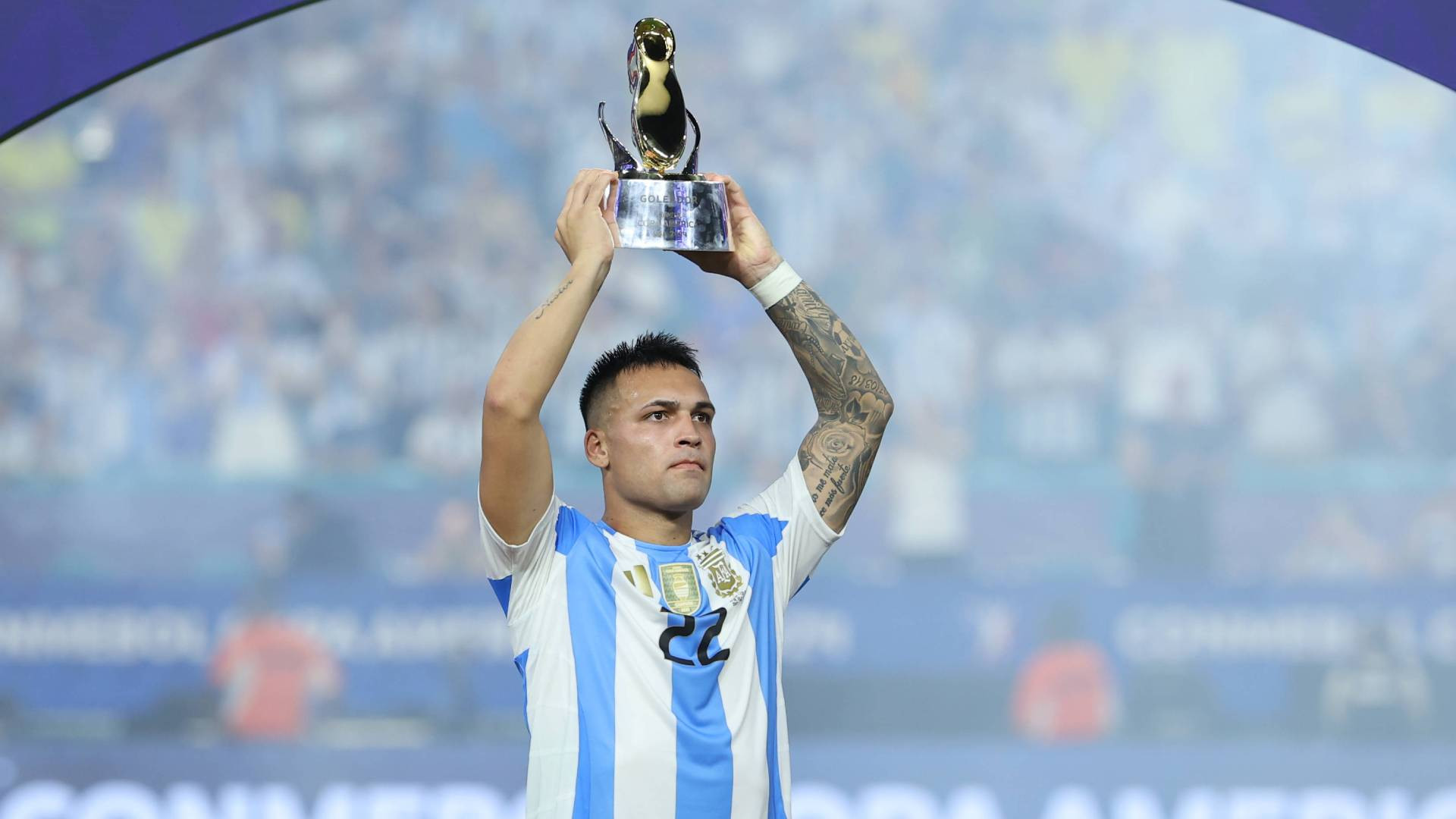 Lautaro-Martinez-sul-podio-del-Pallone-d-Oro-secondo-Fabrizio-Biasin