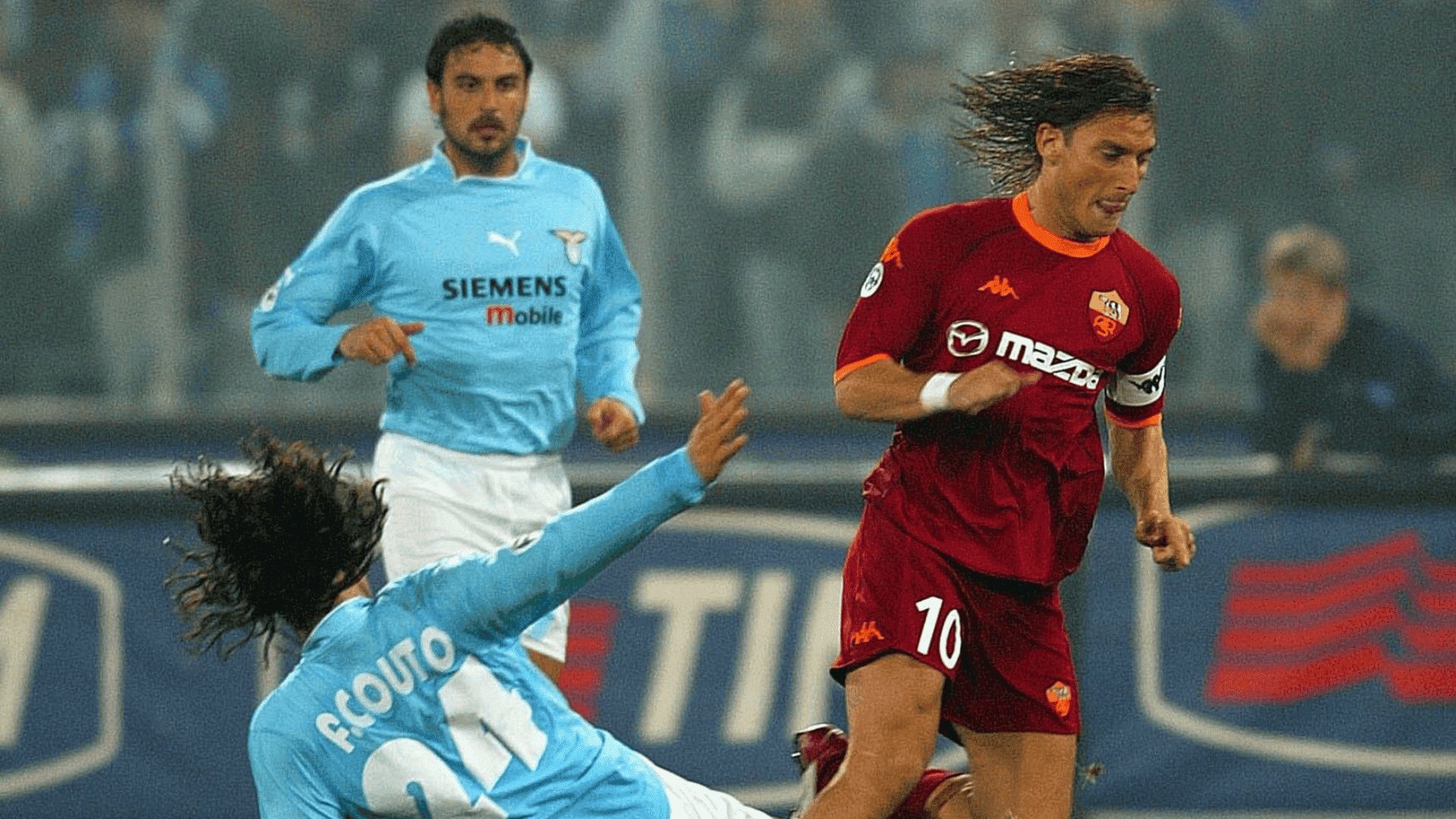 AMARCORD | 10 marzo 2002, Lazio-Roma 1-5: il poker di Montella, la resa di Nesta e la maglietta di Totti