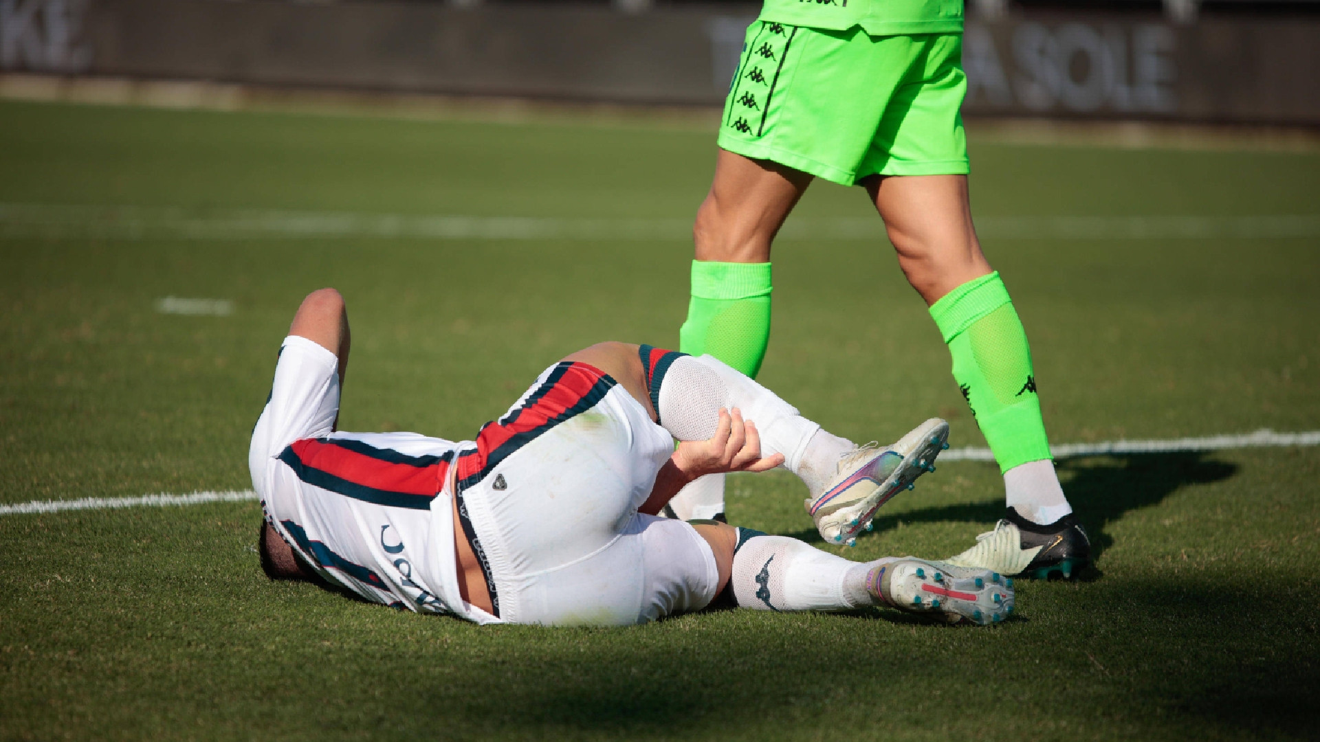 Malinovskyi, infortunio shock durante Venezia-Genoa: la caviglia si "spezza" (VIDEO)