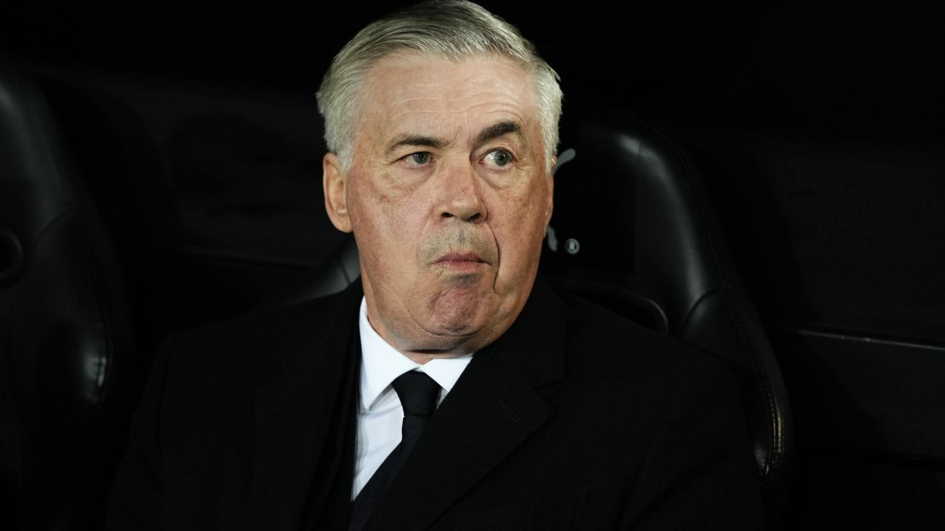 Messaggio-di-Ancelotti-alla-squadra-nello-spogliatoio-del-Real-Madrid